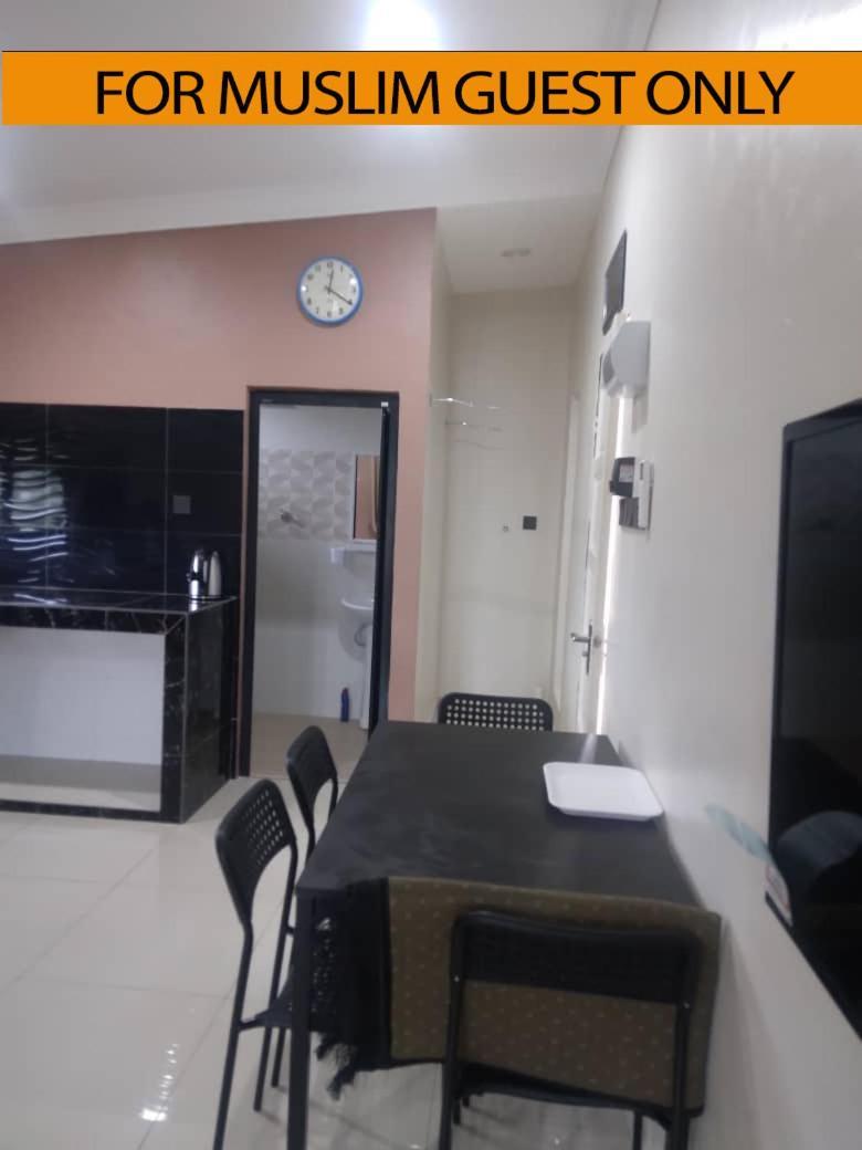 Yasmeen Studio Roomstay Kijal - Room 1 - For Two Person Islam Guest Only Luaran gambar